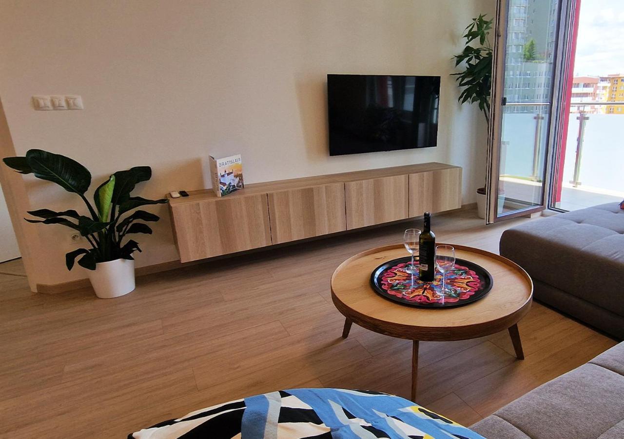 New Cozy 2 Room Pink Apartment Bratislava 059 Exterior foto