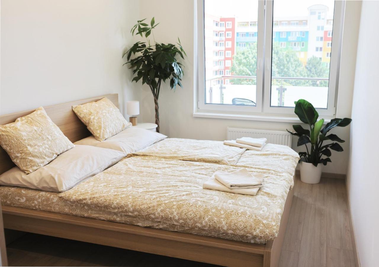 New Cozy 2 Room Pink Apartment Bratislava 059 Exterior foto